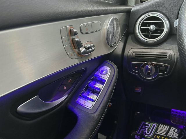 Mercedes-Benz/賓士 GLC300  第18張相片