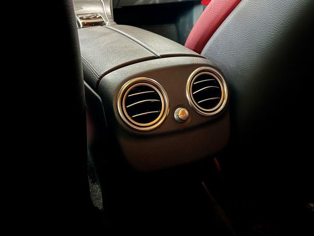 Mercedes-Benz/賓士 C300  第22張相片