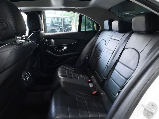 Mercedes-Benz/賓士 C300  第2張相片