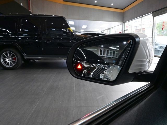Mercedes-Benz/賓士 C300  第16張相片