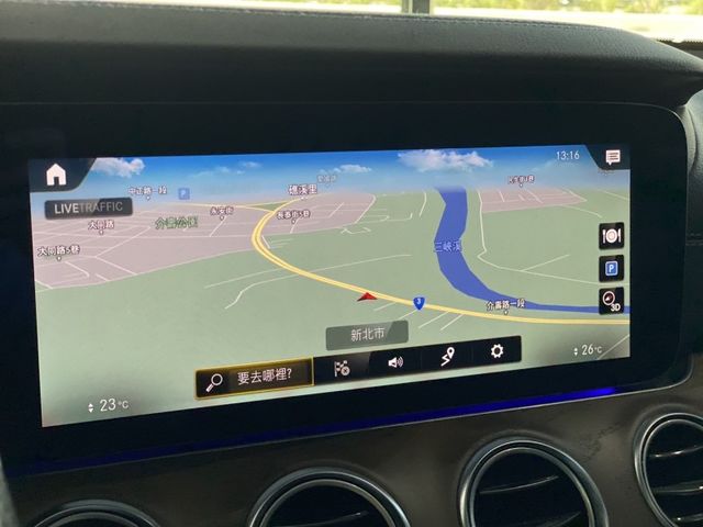 Mercedes-Benz/賓士 E-CLASS  第13張相片