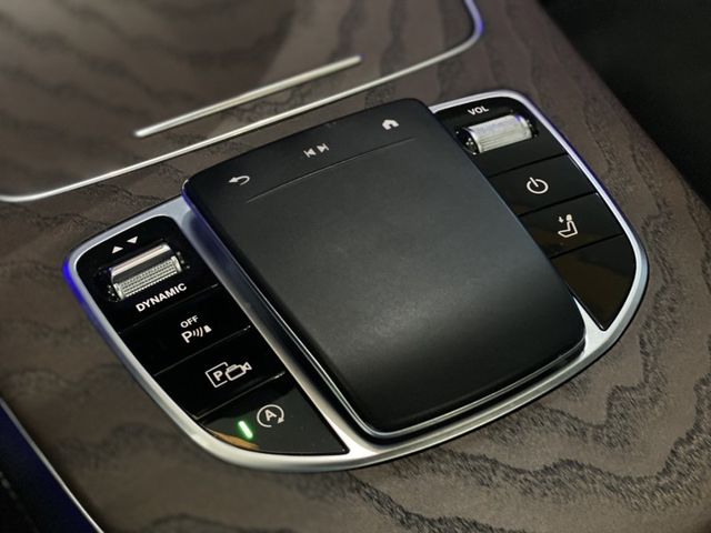 Mercedes-Benz/賓士 E-CLASS  第18張相片