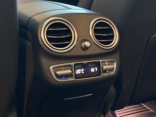 Mercedes-Benz/賓士 E-CLASS  第19張相片