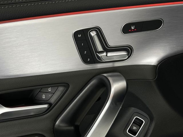 Mercedes-Benz/賓士 CLA250  第11張相片