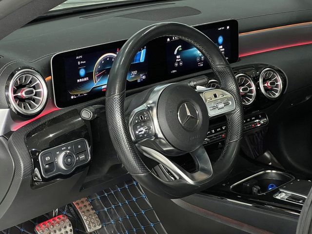 Mercedes-Benz/賓士 CLA250  第13張相片