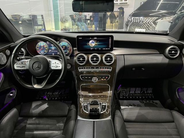 Mercedes-Benz/賓士 C300  第8張相片