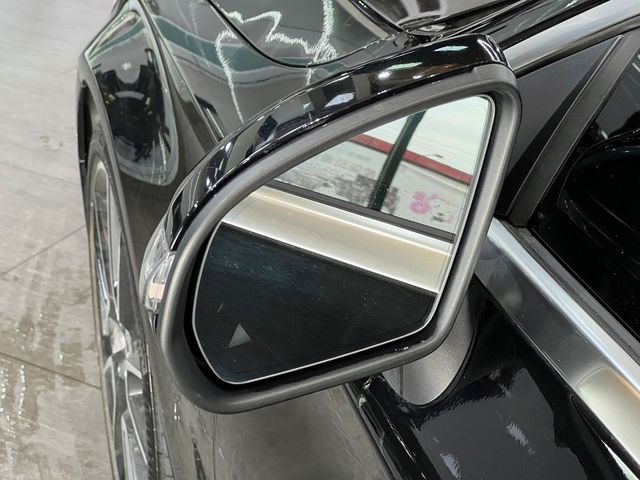 Mercedes-Benz/賓士 C300  第10張相片
