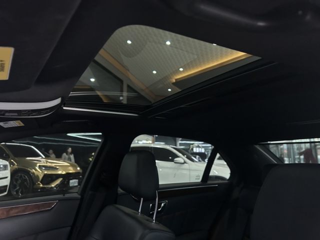 Mercedes-Benz/賓士 E-CLASS  第12張相片
