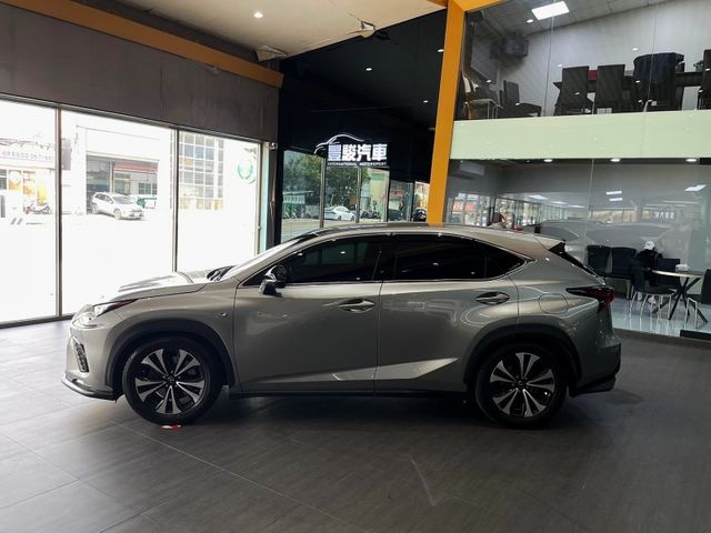 Lexus NX  第3張相片