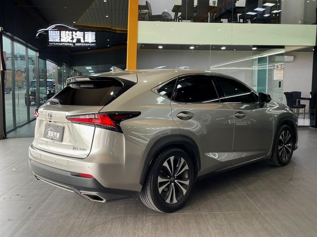 Lexus NX  第5張相片