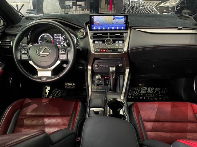 Lexus NX  第9張相片