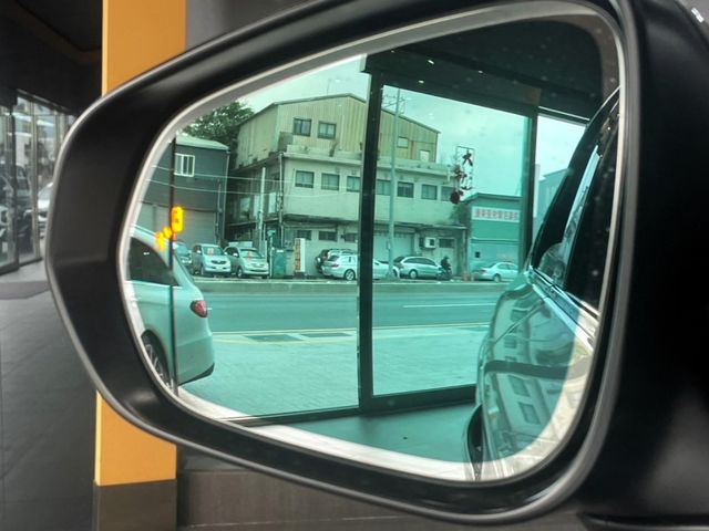 Lexus NX  第11張相片