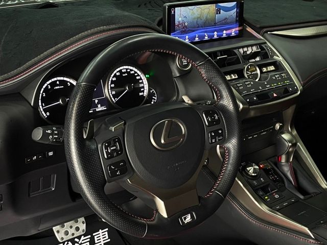 Lexus NX  第14張相片