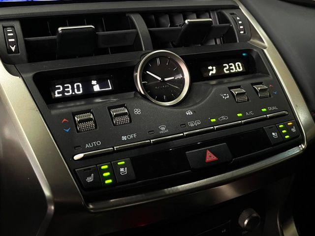 Lexus NX  第17張相片