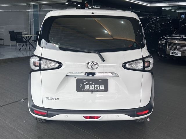 Toyota SIENTA  第5張相片