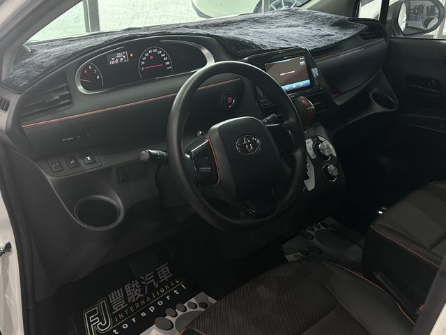 Toyota SIENTA  第8張相片