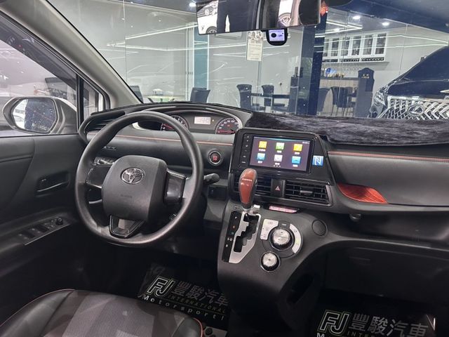Toyota SIENTA  第18張相片