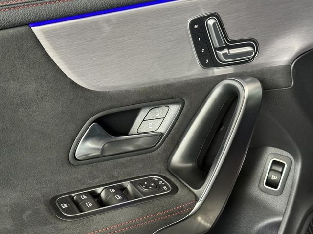 Mercedes-Benz/賓士 CLA250  第7張相片