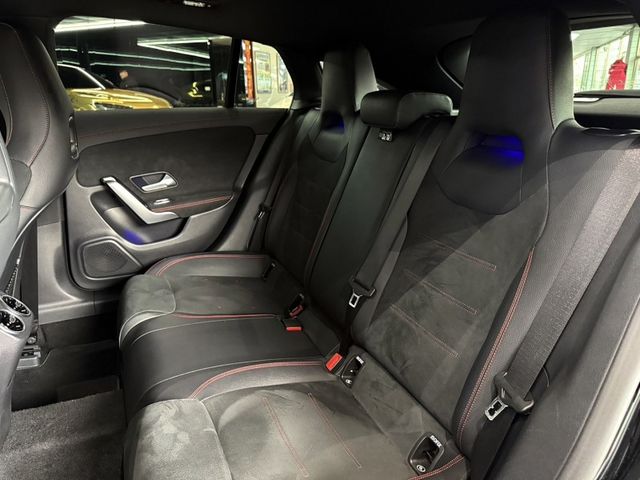Mercedes-Benz/賓士 CLA250  第8張相片