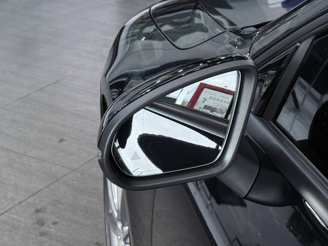 Mercedes-Benz/賓士 CLA250  第19張相片