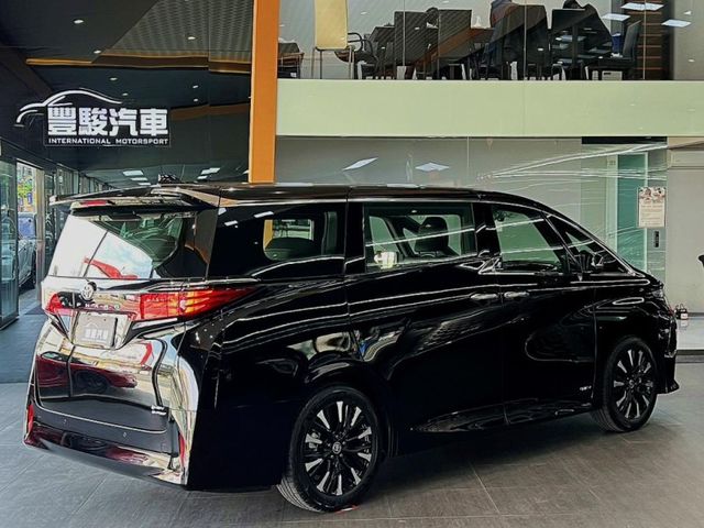 Toyota ALPHARD  第4張相片