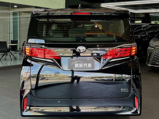 Toyota ALPHARD  第5張相片