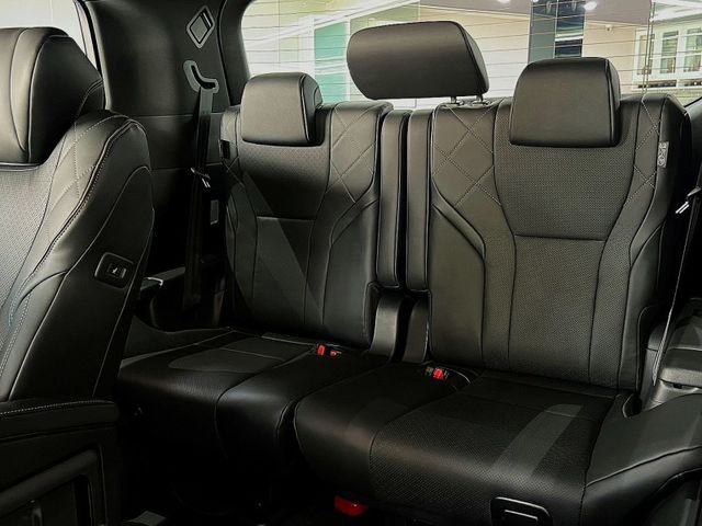 Toyota ALPHARD  第8張相片
