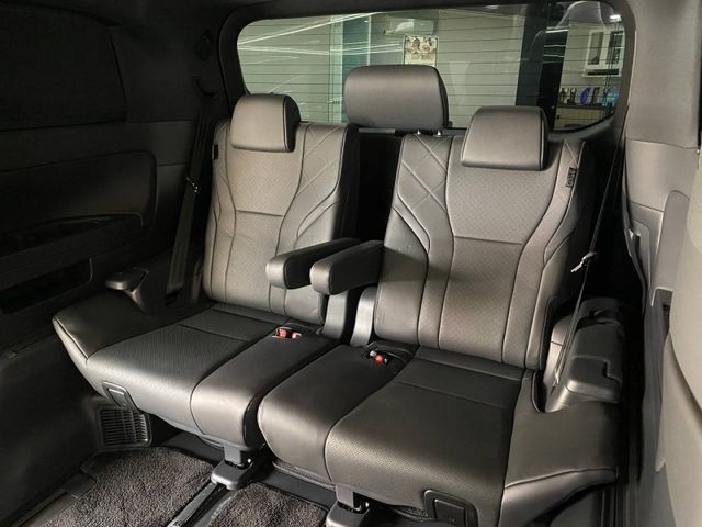 Toyota ALPHARD  第8張相片