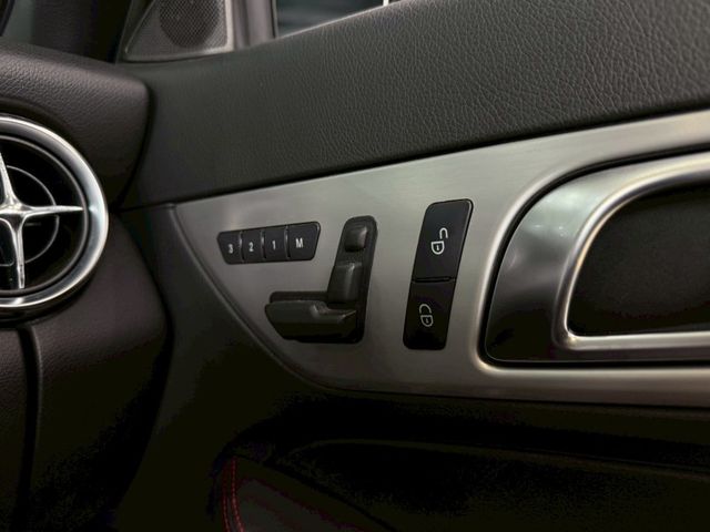 Mercedes-Benz/賓士 SLK-CLASS  第18張相片