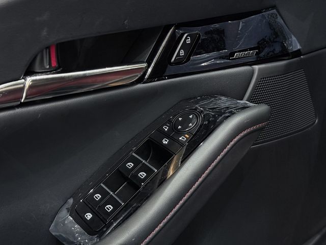 Mazda CX-30  第7張相片