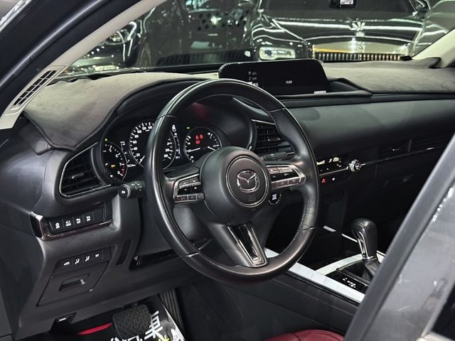 Mazda CX-30  第8張相片