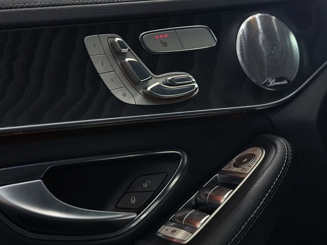 Mercedes-Benz/賓士 C400  第8張相片