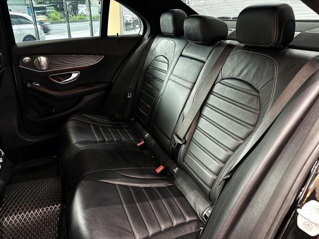 Mercedes-Benz/賓士 C400  第9張相片