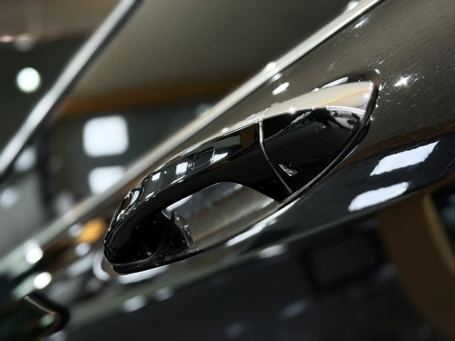 Mercedes-Benz/賓士 C400  第20張相片