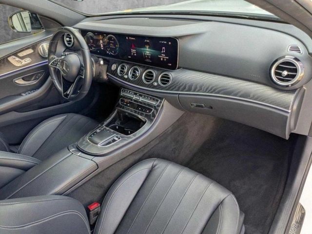 Mercedes-Benz/賓士 E-CLASS  第15張相片