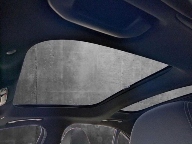 Mercedes-Benz/賓士 E-CLASS  第16張相片