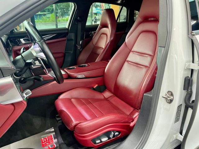 豐駿精選好車 總代理Panamera 頂級選配 四座冷熱通風椅 Bose環繞音響  第6張相片