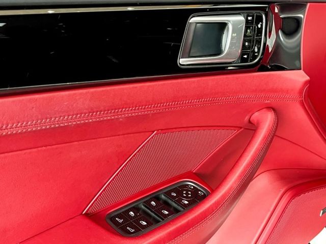豐駿精選好車 總代理Panamera 頂級選配 四座冷熱通風椅 Bose環繞音響  第10張相片