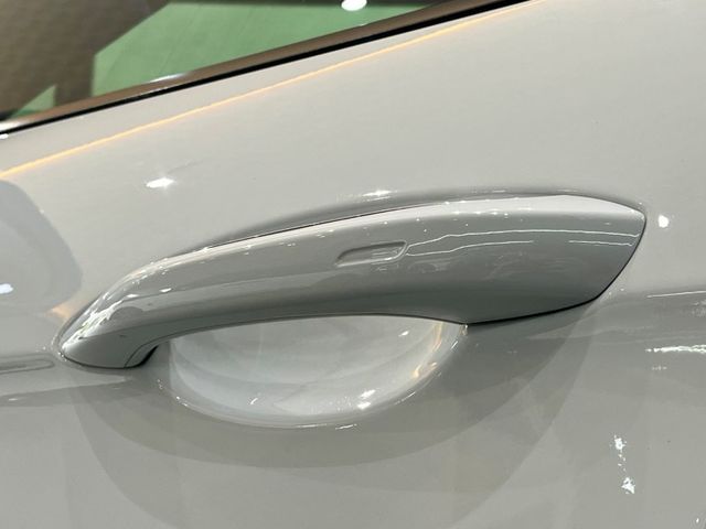 豐駿精選好車 總代理Panamera 頂級選配 四座冷熱通風椅 Bose環繞音響  第17張相片