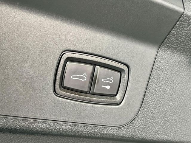 豐駿精選好車 總代理Panamera 頂級選配 四座冷熱通風椅 Bose環繞音響  第20張相片