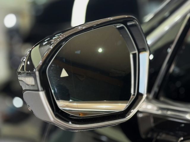 豐駿精選好車 2022 735i Luxury總代理 5AU跟車 抬顯 B&W  第4張相片