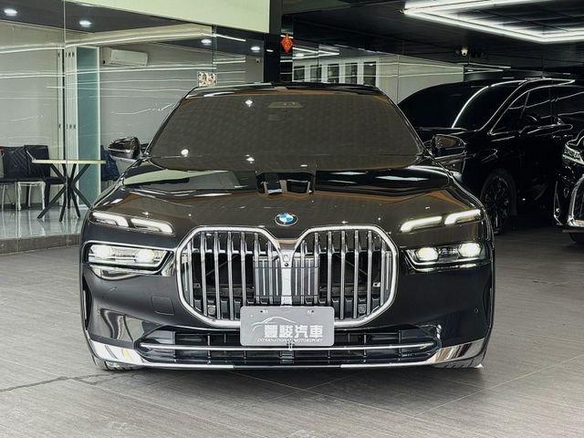 豐駿精選好車 2022 735i Luxury總代理 5AU跟車 抬顯 B&W  第5張相片
