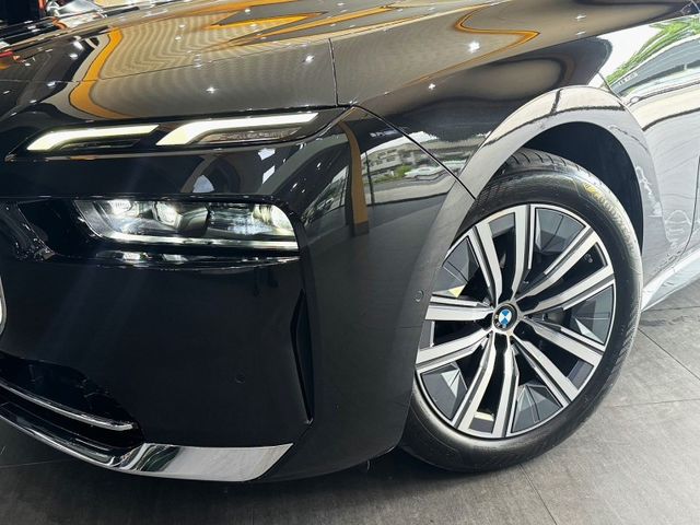 豐駿精選好車 2022 735i Luxury總代理 5AU跟車 抬顯 B&W  第9張相片