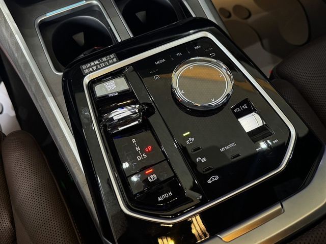 豐駿精選好車 2022 735i Luxury總代理 5AU跟車 抬顯 B&W  第22張相片
