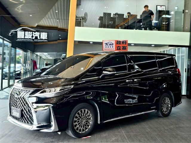 Lexus LM  第1張相片