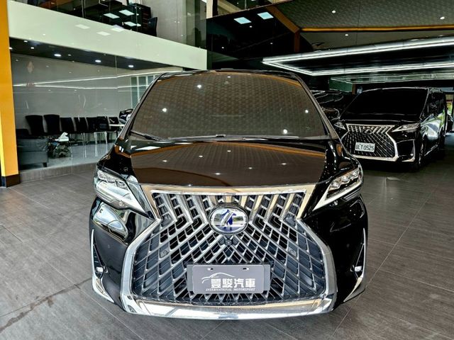 Lexus LM  第2張相片