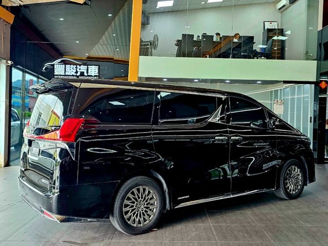 Lexus LM  第3張相片