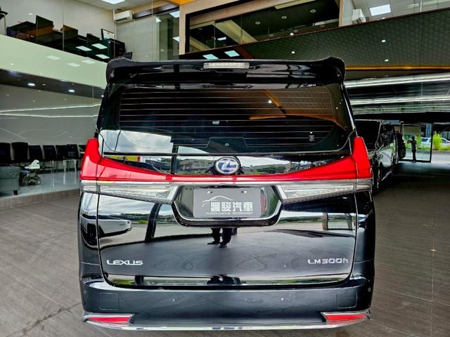 Lexus LM  第4張相片