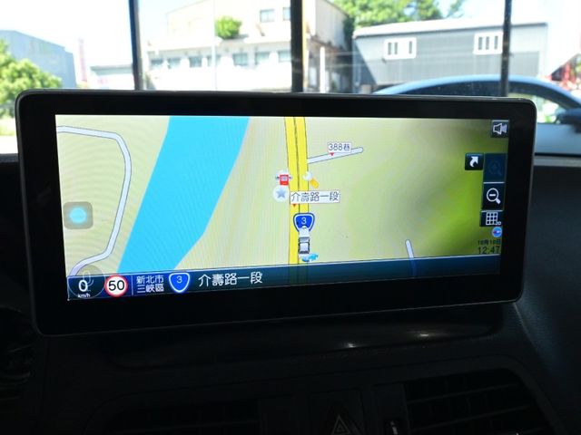 Mercedes-Benz/賓士 E-CLASS  第13張相片