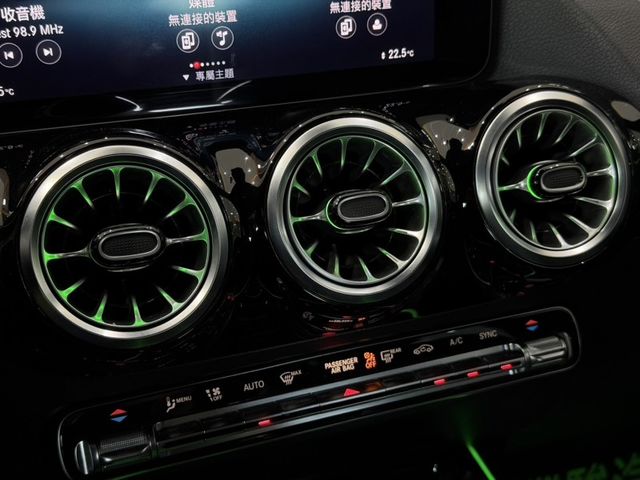 Mercedes-Benz/賓士 GLA200  第18張相片